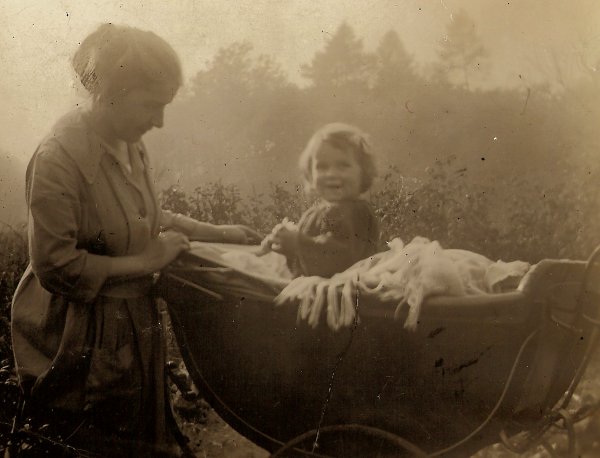 Photo has been noted '...the two Eleanors 1920'